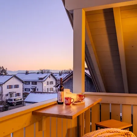 Seeblick Mit Balkon Lägenhet *