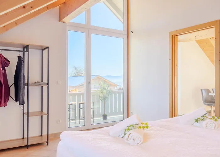 Bright View With Balcony Daire Tutzing