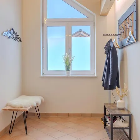 Bright View With Balcony And Air Conditioning * Tutzing