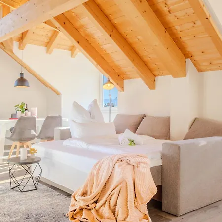 Helle Mit Seeblick Apartment *