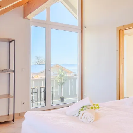 Bright View With Balcony And Air Conditioning Appartement Tutzing