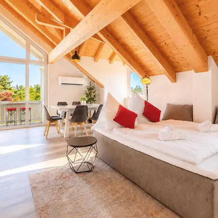 Apartman Bright View With Balcony And Air Conditioning